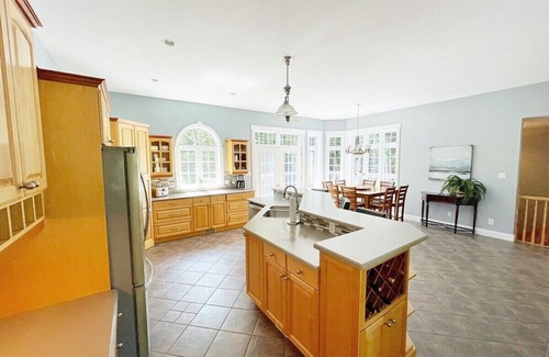 Fredericton Haus | This house is a 3 bedroom(s), 2.5 bathrooms, located in Richibucto Road, NB.