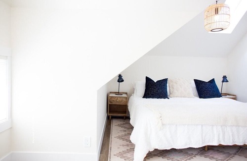 Fredericton Wohnung | Enjoy this beautiful new loft in downtown Fredericton. Close to amenities. Free parking on site.