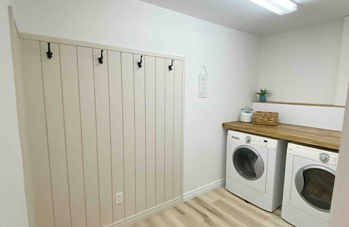 Fredericton Wohnung | Our walk-out basement apartment is perfect for a little getaway or for the work trip