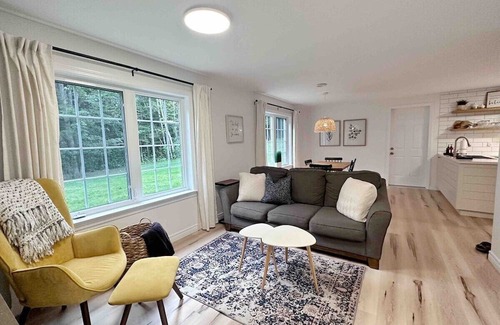 Fredericton Wohnung | Our walk-out basement apartment is perfect for a little getaway or for the work trip