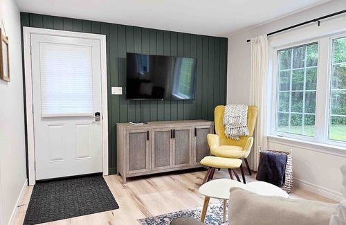 Fredericton Wohnung | Our walk-out basement apartment is perfect for a little getaway or for the work trip