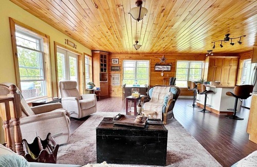 Sheffield Haus | This house is a 2 bedroom(s), 2 bathrooms, located in Ripples, NB.