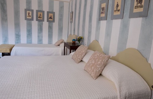 Gazzola Sonstige | Accommodations within a farmhouse with riding stables between the forest and the river