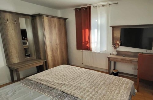 Bad Bocklet Wohnung | Apartment 'Gästehaus Da Fabio' with Mountain View, Private Terrace and Wi-Fi