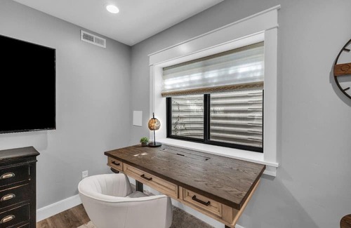 Holladay Haus | Welcome Home to Your Warm and Cozy Fully Renovated Oasis