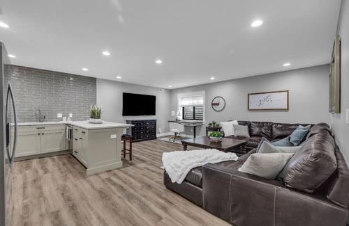 Holladay Haus | Welcome Home to Your Warm and Cozy Fully Renovated Oasis