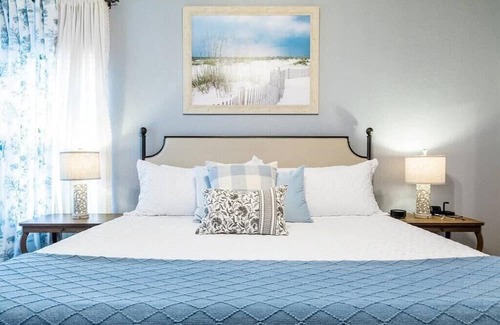Cibolo Haus | Serene Views~Ideal For Long Stays~Heated Pool