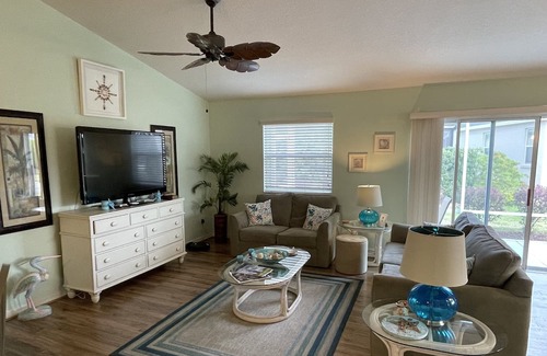 Dunedin Haus | Charming 2BR/2BA Rental in The Villages: Relax in Style in Dunedin