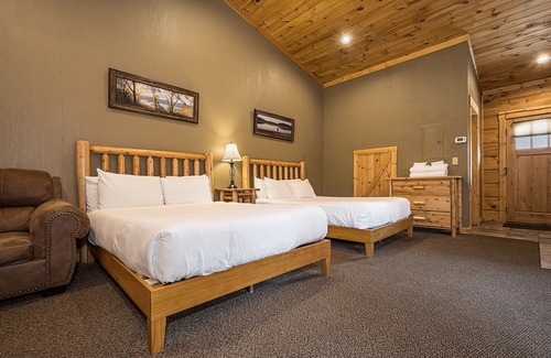 McHenry Kabine | Lakefront Cabin 3-Hot Tub, Dog Friendly