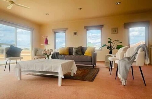 Frankston South Haus | MVC13 Oceanview 4B2B Two-story House with Big Balcony!