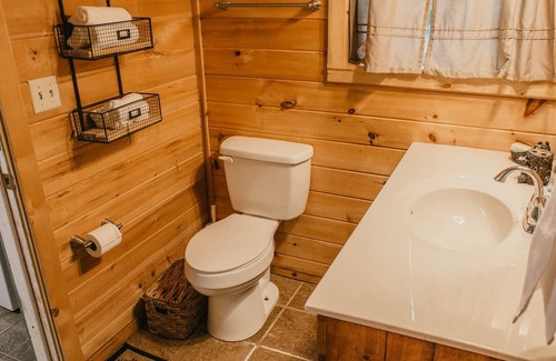 Pickens Haus | Cozy Cub Hideaway