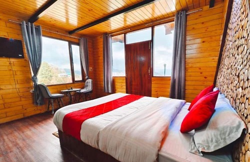Fagu Hütte | Family Room with Mountain View - Snowind Cottages