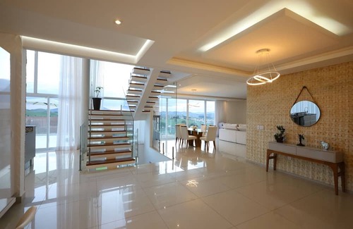 Borda da Mata Haus | Casa nas montanhas com piscina aquecida