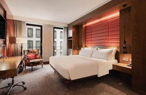 The Hague Center Haus | Where Every Stay is An Experience! 3 Spacious Units, Pet-friendly Property!
