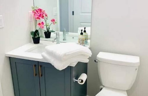 Keith Wohnung | Scenic Waterfront Guest Suite, near Banff & Ski