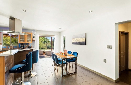 South Redlands Haus | Ranch Style Getaway S