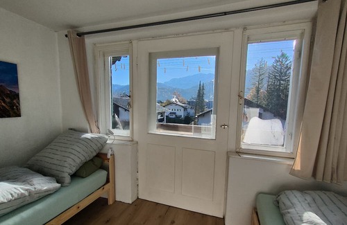 Garmisch-Partenkirchen Wohnung | Apartment 'Ferienwohnungen Alpspitzblick' with Mountain View, Shared Garden and Wi-Fi