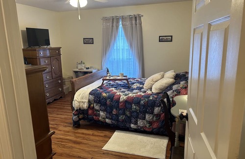 Atmore Wohnung | Highland Haven studio guest suite. Cozy, comfy, private&convenient. Has it all!