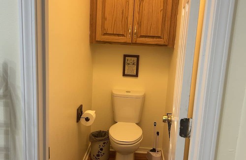 Atmore Wohnung | Highland Haven studio guest suite. Cozy, comfy, private&convenient. Has it all!