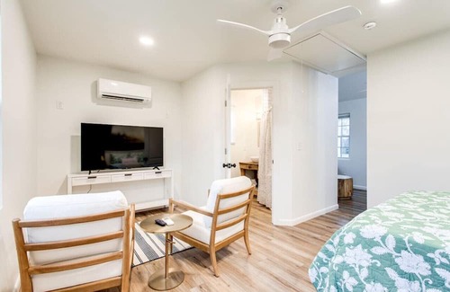 Thompson's Station Haus | The Hideout; Upscale 1 Bed * Private Outdoor Space