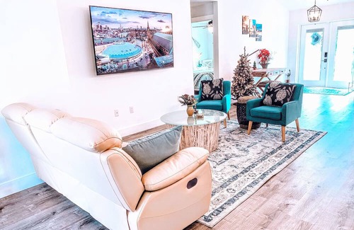 Vero Beach South Haus | Beaches hot tub, heated pool & fenced in yard for total privacy. Dogs welcome .