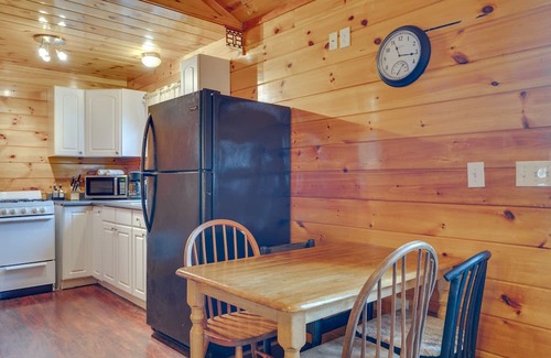 Weirs Beach Kabine | Laconia Cabin Rental < 1 Mi to Lake Winnipesaukee!