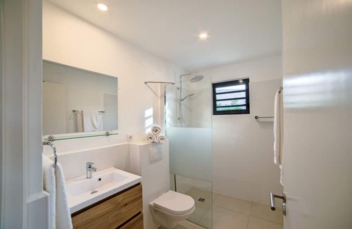 Kralendijk Haus | Cute hideaway with private pool & garden. Close to nature & beaches.