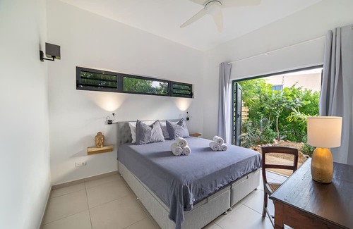 Kralendijk Haus | Cute hideaway with private pool & garden. Close to nature & beaches.