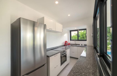 Kralendijk Haus | Cute hideaway with private pool & garden. Close to nature & beaches.