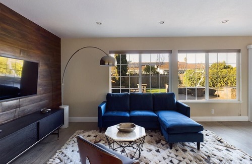 Pleasanton Haus | Modern and relaxed living w/office, huge backyard. Corner lot with R/V parking.