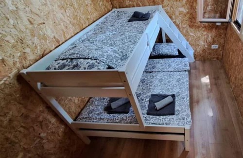 Razanac Wohnmobilvermietung | Treehouse in Ljubac