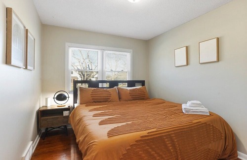 Lee's Summit Haus | Charming Home <1mile From Downtown Lees Summit