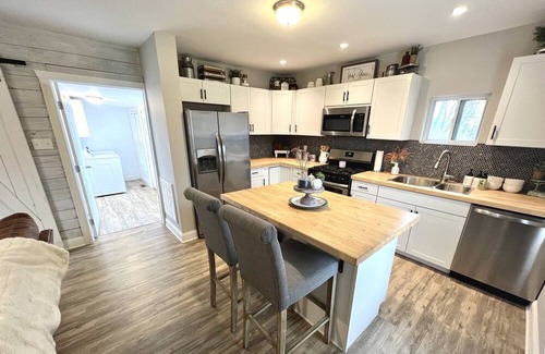 Florence Haus | Centrally located a skip from downtown Cincinnati and just North of the Ark!