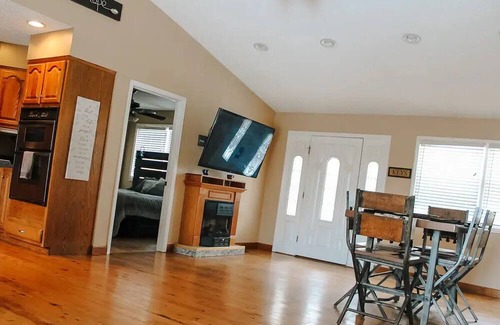 Shady Spring Haus | The Ski paradise