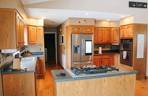 Shady Spring Haus | The Ski paradise