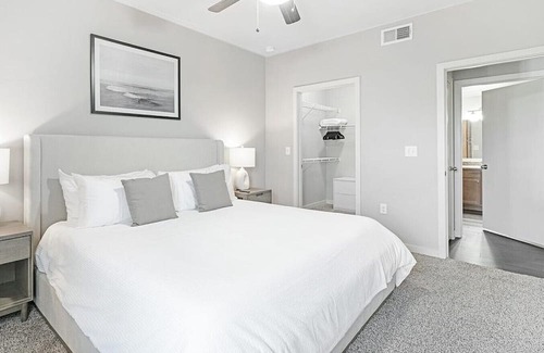 Brooks City Base Wohnung | Landing at The Anderson at Brooks - 1 Bedroom in Stinson Airport Vicinity