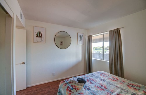 Pleasant Valley Estates Eigentumswohnung | Cholla Cove 2 BR Gem - Paradise Valley Golfer's Oasis