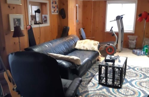 Buckhorn Hütte | Lakefront cottage with inground pool and hot tub