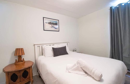 Tiny Haus | 3 Bdrm Family Escape - Steps from Sandy Beach!
