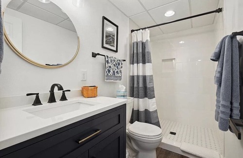 Mishawaka Haus | Tulip Tree is a Short Drive from Notre Dame Campus. 4 bedroom 3 bath home.