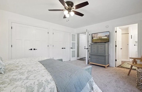 Mishawaka Haus | Tulip Tree is a Short Drive from Notre Dame Campus. 4 bedroom 3 bath home.