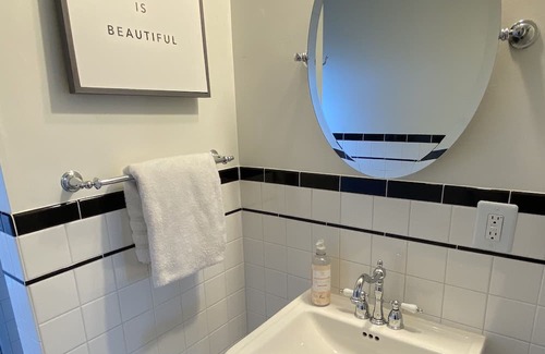 Cliff - Cannon Wohnung | Cozy, elegant, and Victorian modern apartment. Downtown less than 5 minutes.