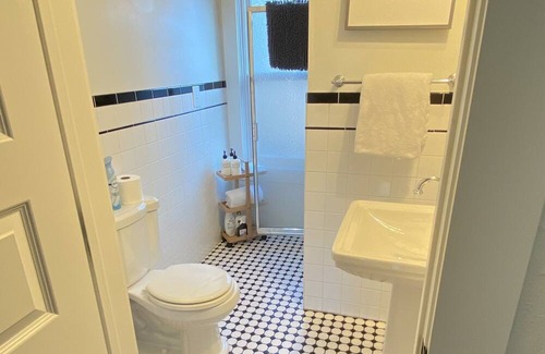 Cliff - Cannon Wohnung | Cozy, elegant, and Victorian modern apartment. Downtown less than 5 minutes.