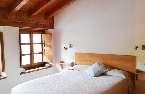 Bobia de Abajo Haus | Holiday Home 'La Corte Del Rondiellu 2' with Mountain View, Private Terrace and Wi-Fi