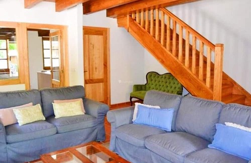 Bobia de Abajo Haus | Holiday Home 'La Corte Del Rondiellu 2' with Mountain View, Private Terrace and Wi-Fi