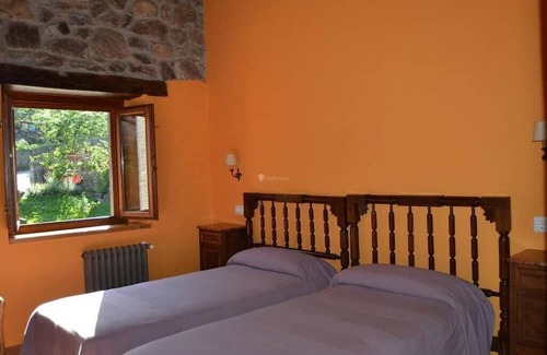 Bobia de Abajo Haus | Holiday Home 'La Corte Del Rondiellu 1' with Mountain View, Private Terrace and Wi-Fi