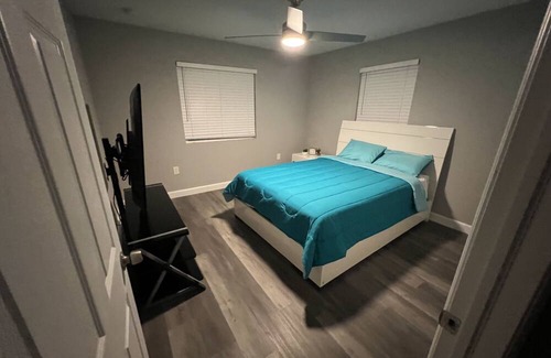 Bridgeport Heights Haus | Cozy modern house close to the beach