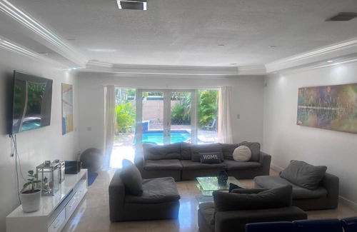 The Roads Haus | 3-bedroom 3.5 Bathrooms townhome in enjoyable Heart of Downtown Miami with Pool