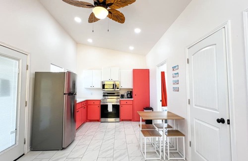 Aransas Pass Kabine | Escape to our cozy 2 bedroom cabin in Aransas Pass, perfect for up to 6