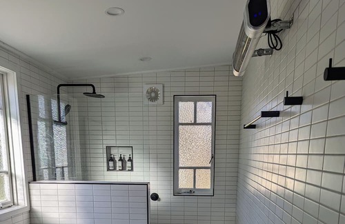 Pozieres Hütte | Relaxing Cottage adjacent to Donnellys Castle Dog-friendly! Close to Stanthorpe